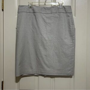 Tribella Striped Short Skirt